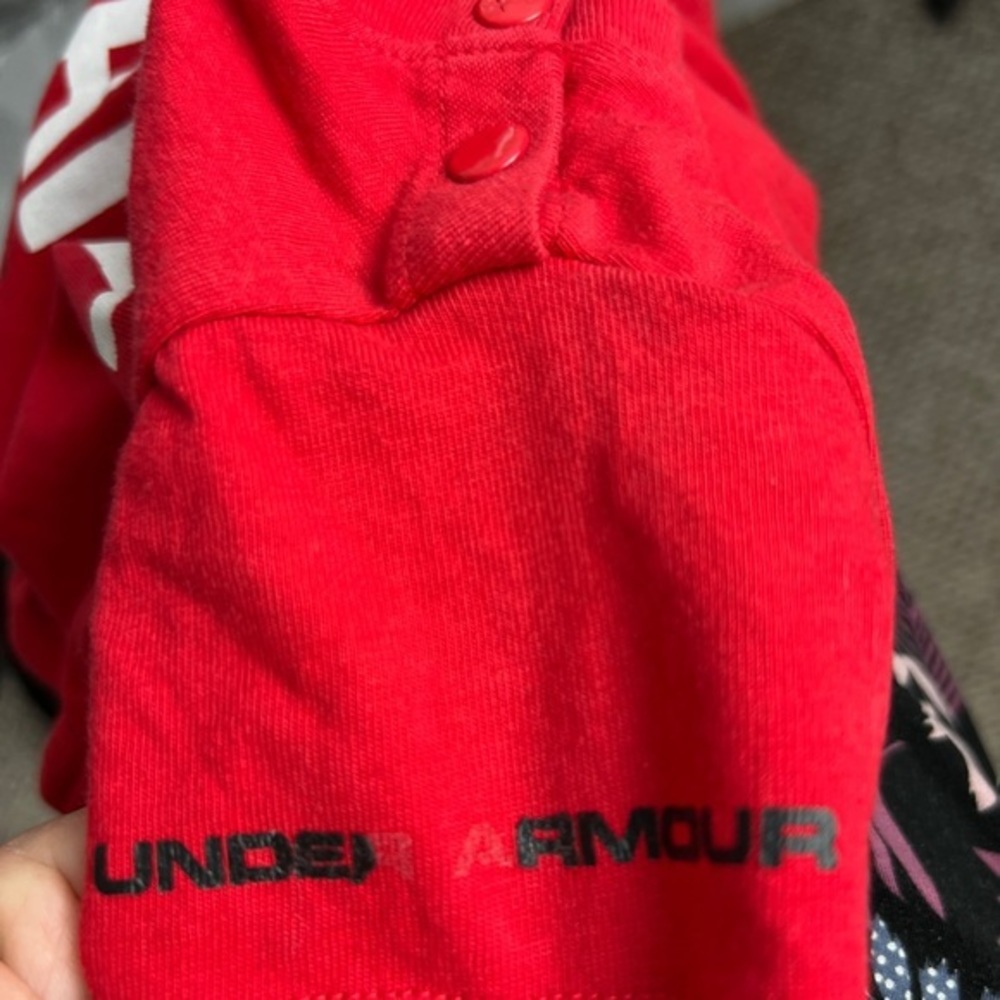 Under Armour‎ - Picture 4 of 7